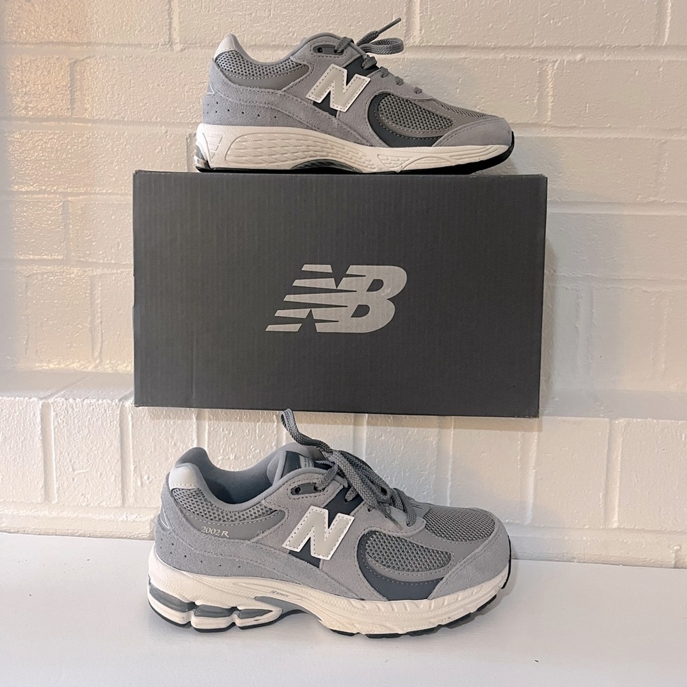 New Balance 2002r